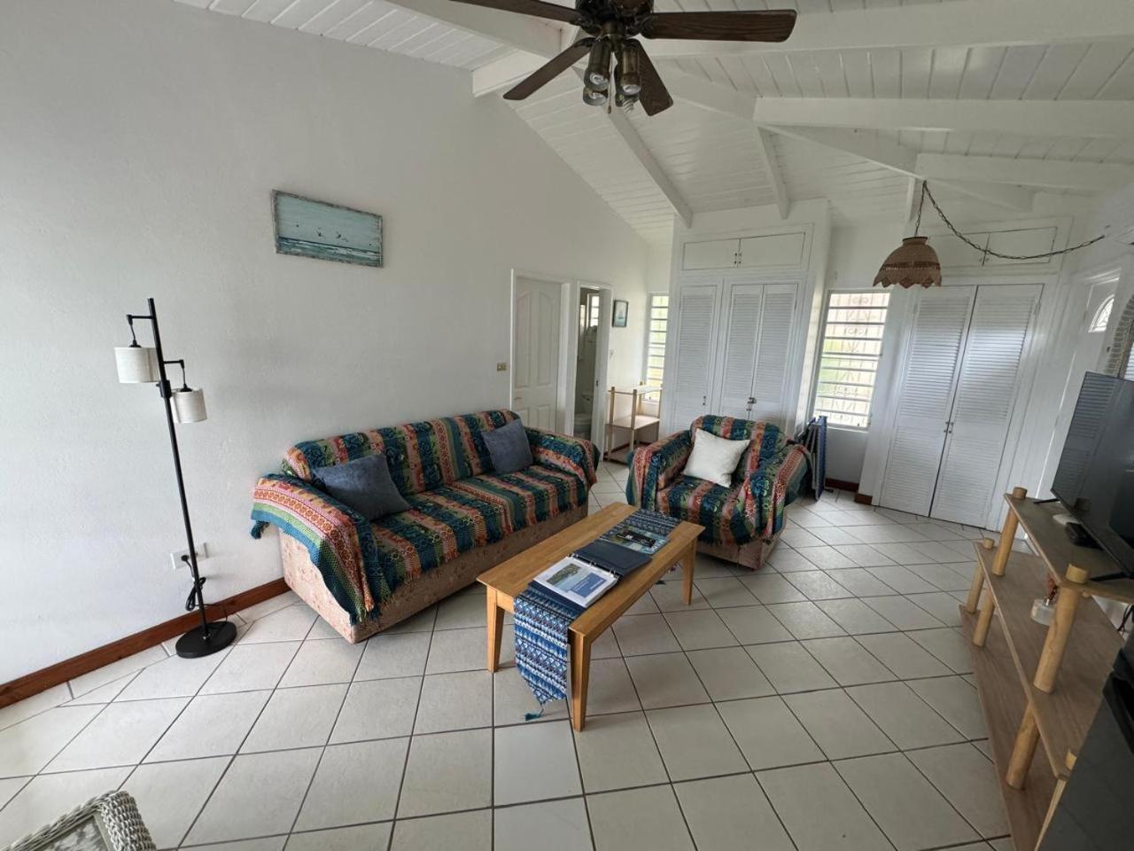 Halcyon Heights Condominium Dickenson Bay Eksteriør bilde